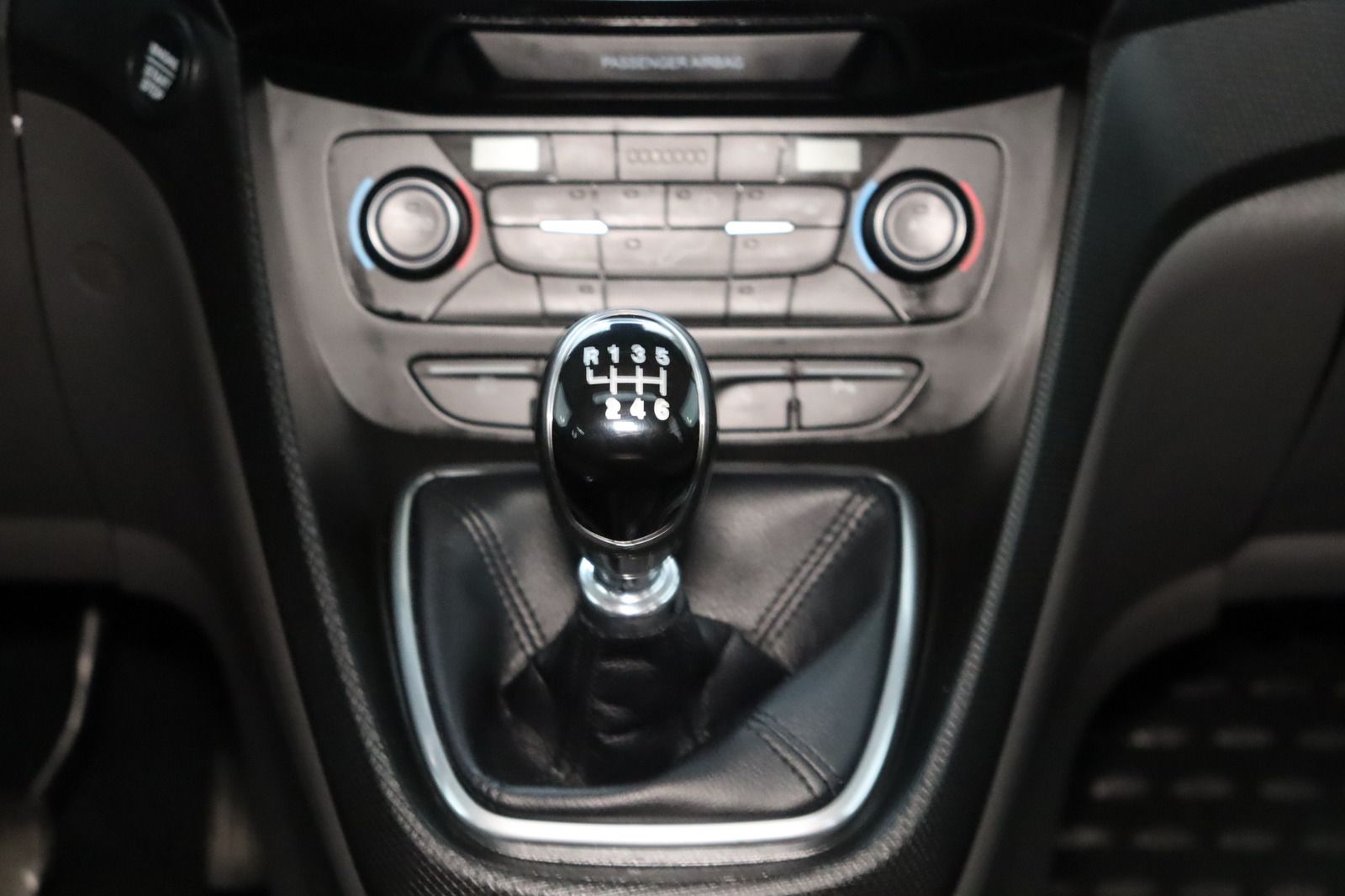 Fahrzeugabbildung Ford Grand Tourneo Connect 1.5 ECOBLUE Titanium