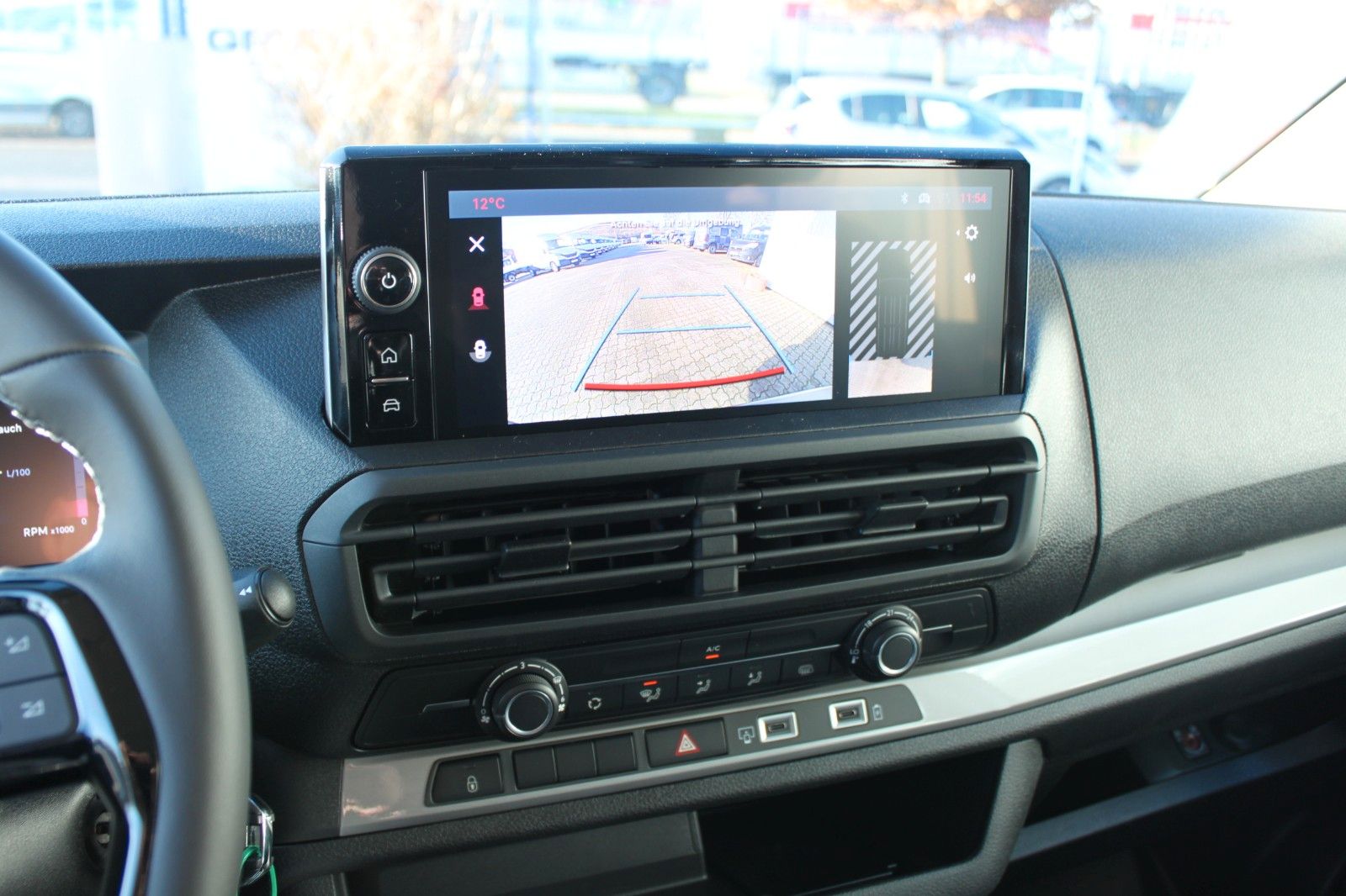 Fahrzeugabbildung Fiat Scudo L3 Flexcab Trennwand klappbar AHK