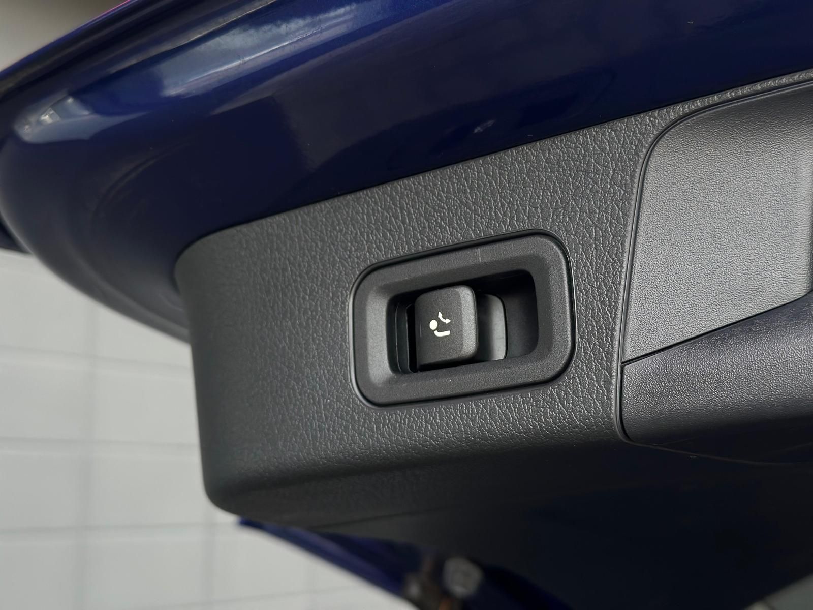 MERCEDES-BENZ GLB250 4M AMG NIGHT BRABUS B25* LED#PANO#AHK#SHZ - Image 25