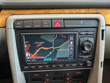 MYAUTOCENTER – Gebraucht- und Jahreswagen mit Werkstattservice in Pfaffenhofen Audi A4 Avant 3.0 TDI quattro *Navi*Klima*