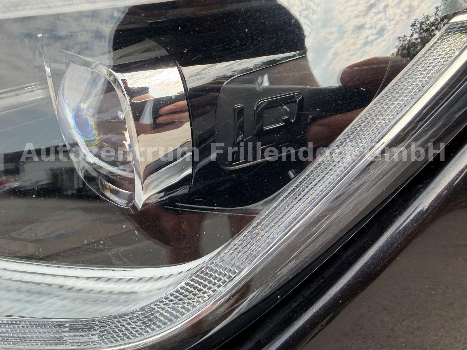 Volkswagen Golf VIII Lim. Life NAVI/IQ/AMBIENTE BELEUCHTUNG, миниатюра 4