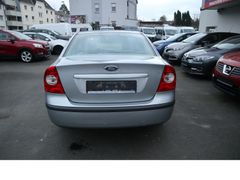 Fahrzeugabbildung Ford Focus Ghia Navi Tempo Klima Leder SHZ