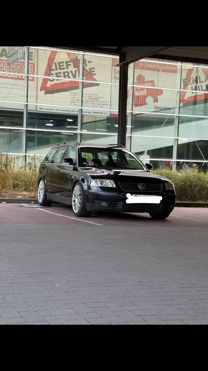 Volkswagen Passat 2005 — rear view