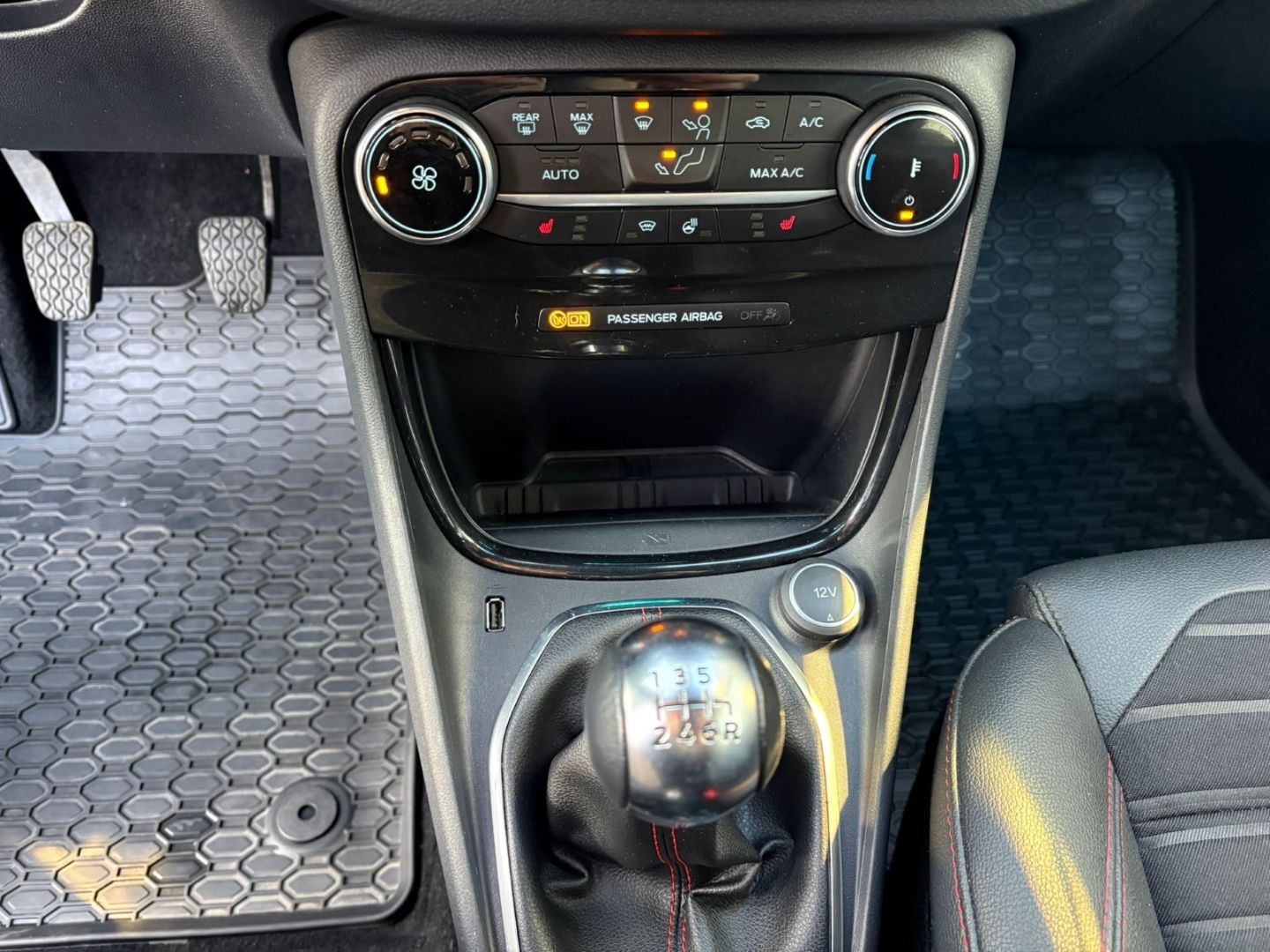 Fahrzeugabbildung Ford Puma ST-Line X B&O Kamera PDC Tempomat Navi