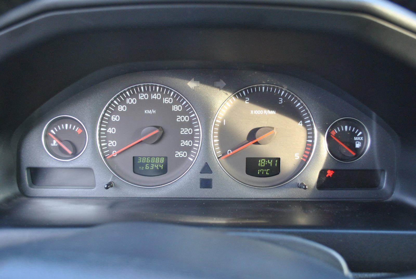 Volvo V70 2005 — photo 10