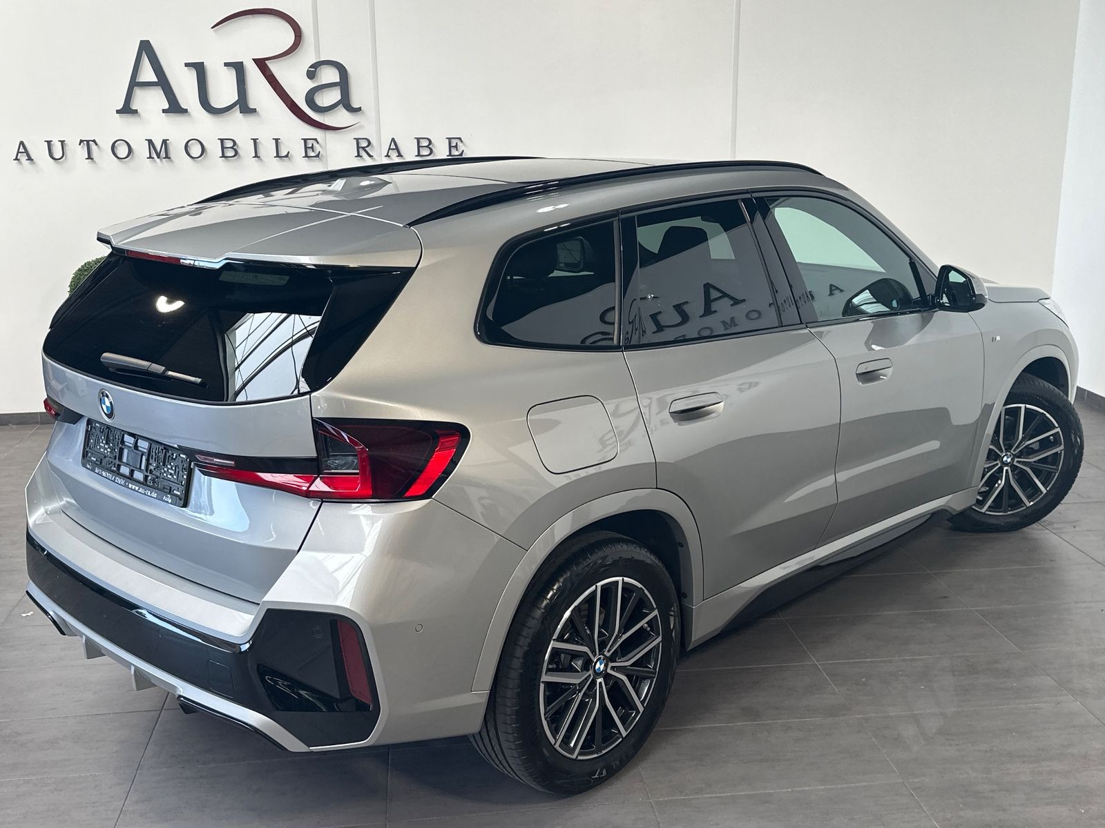 Fahrzeugabbildung BMW X1 xDrive20d M-Sport NAV+LED+PANO+AHK+SHZ