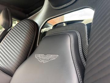 2023 Aston Martin DBS 缩略图 14