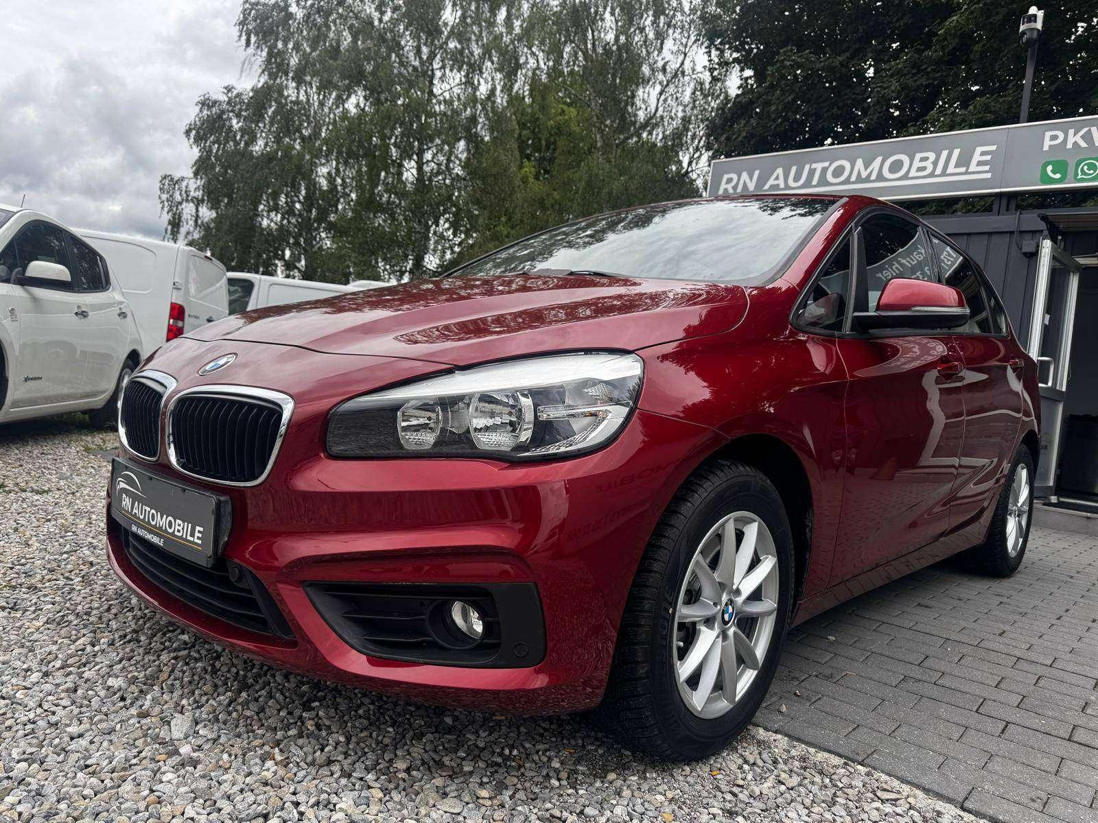 BMW 220 220 d Active Tourer 1. Hand  SCHECKHEFTGEPFL
