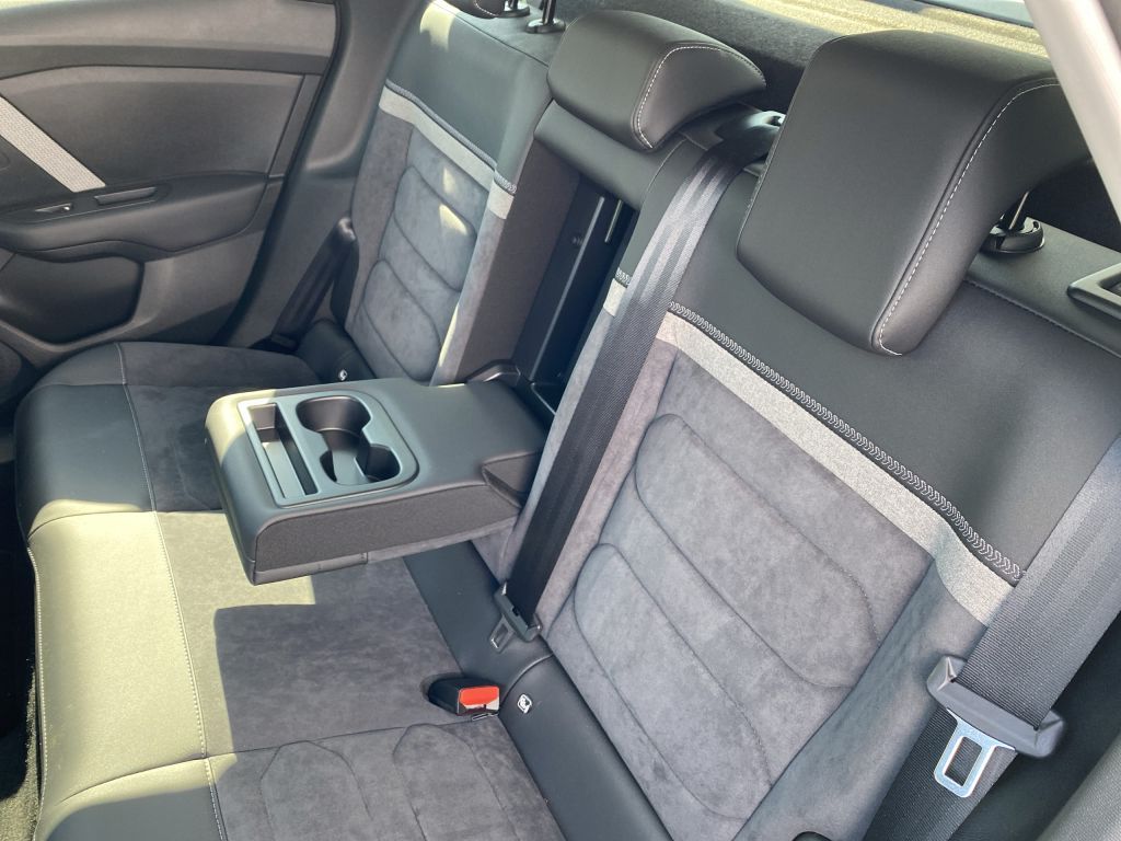 Fahrzeugabbildung Citroën C4 PureTech 130 S&S *Automatik* MAX *beh. Lenkr*