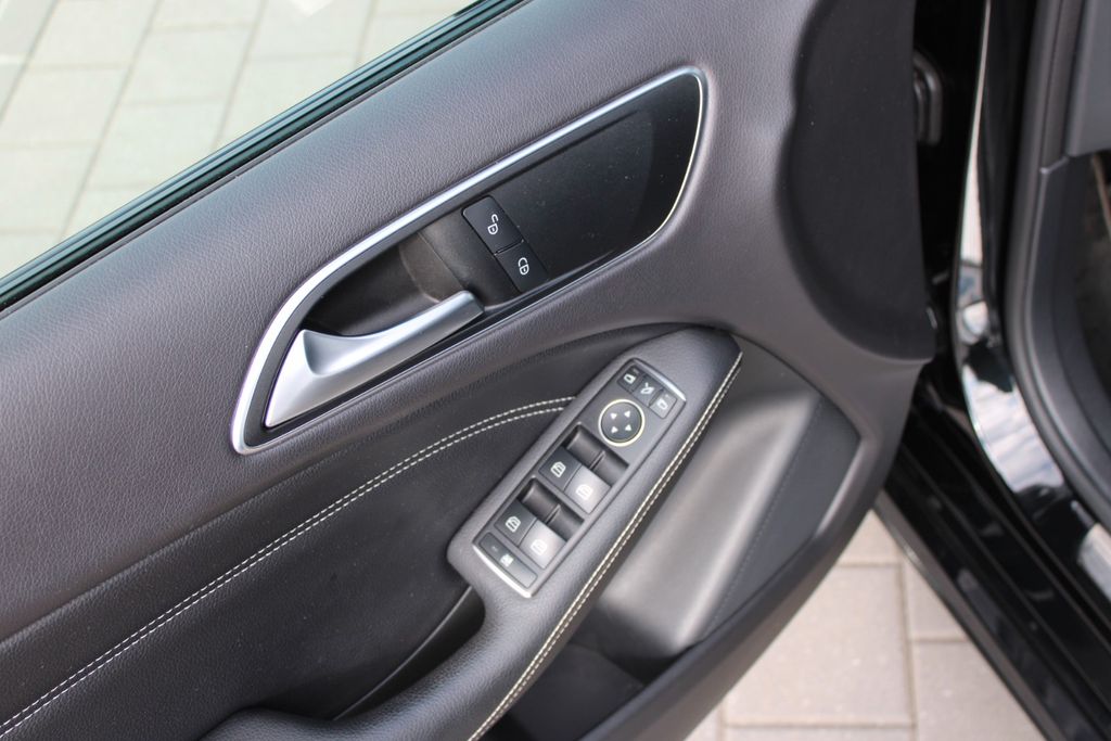 MERCEDES-BENZ B 200 d Urban LED NAVI SHZ PDC AUT