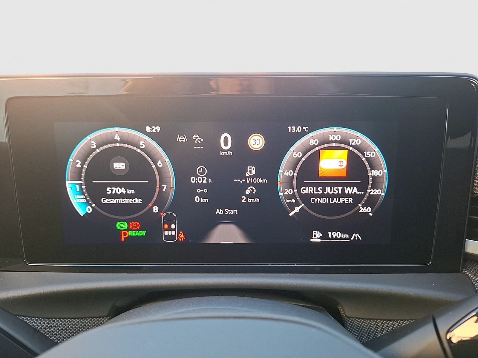Fahrzeugabbildung Volkswagen T-Roc eTSI  Life DSG LEDplus Navi AID ACC RFK SH