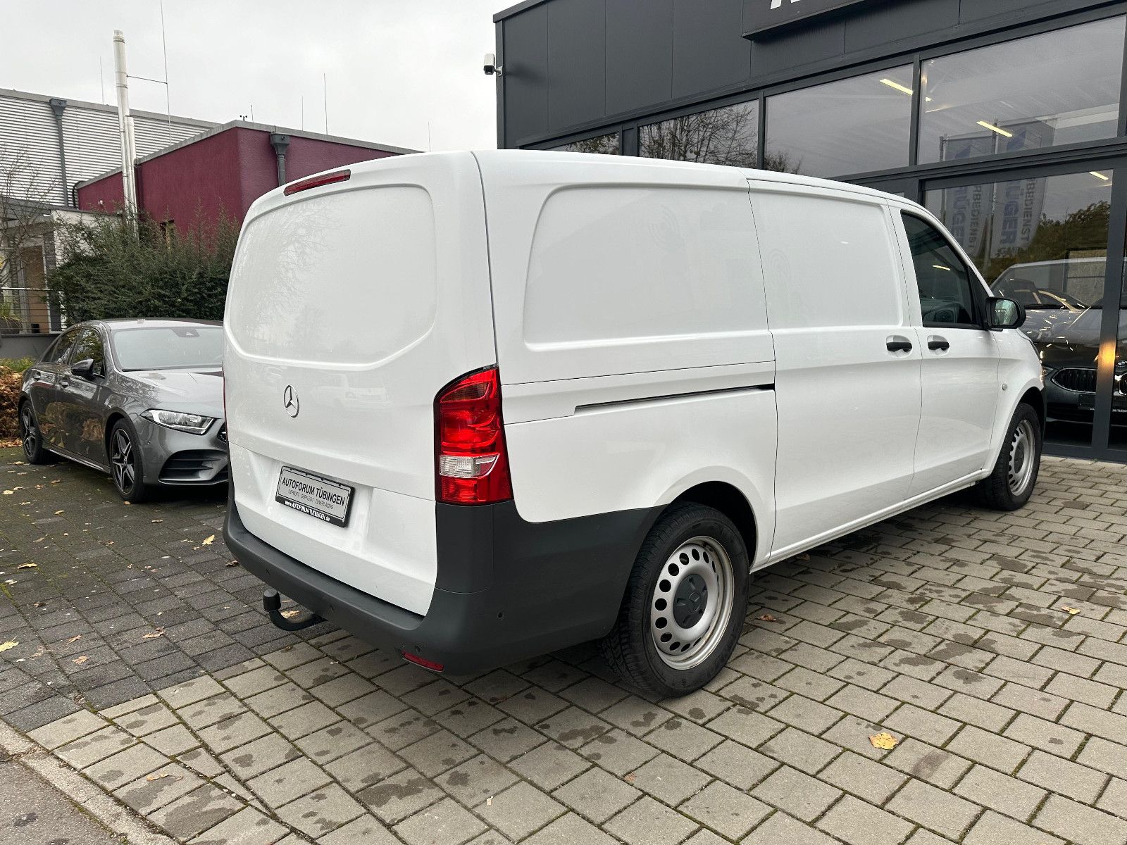 Fahrzeugabbildung Mercedes-Benz VITO 114 4Matic LANG*NAVI*AHK*SH*SORTIMO