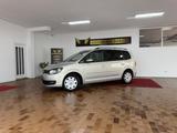 Volkswagen Touran Comfortline 1.6 TDI/1.HND/SCKHFT/AHK/TEMP - gebrauchte VW Touran aus dem Jahr 2011