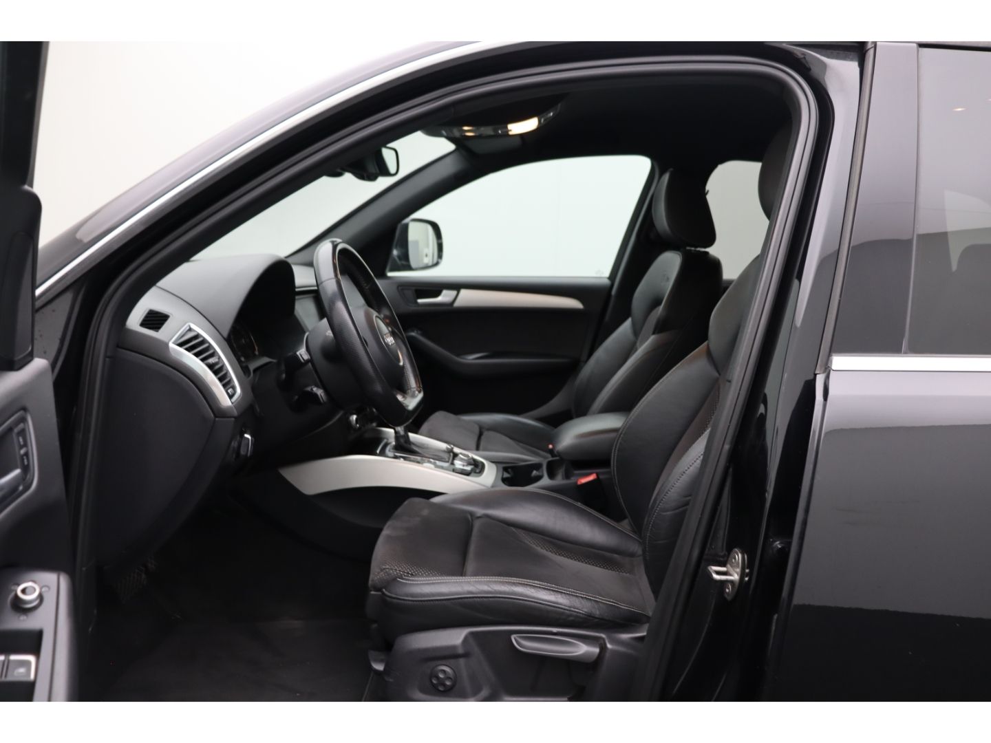 Fahrzeugabbildung Audi Q5 2.0 TDI 130kW quattro ACC Sportsitze Standhei