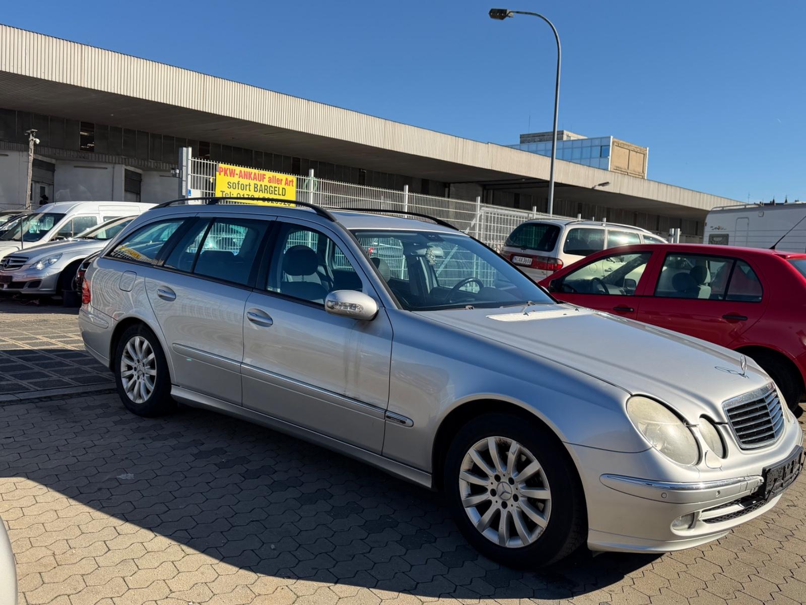 Mercedes-Benz E270 2005 — photo 12