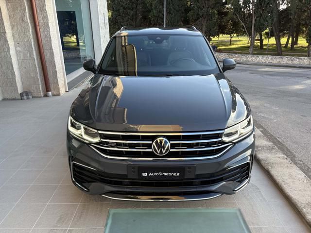 Volkswagen VOLKSWAGEN Tiguan 2.0 TDI 150 CV SCR DSG R-Line imagem 2