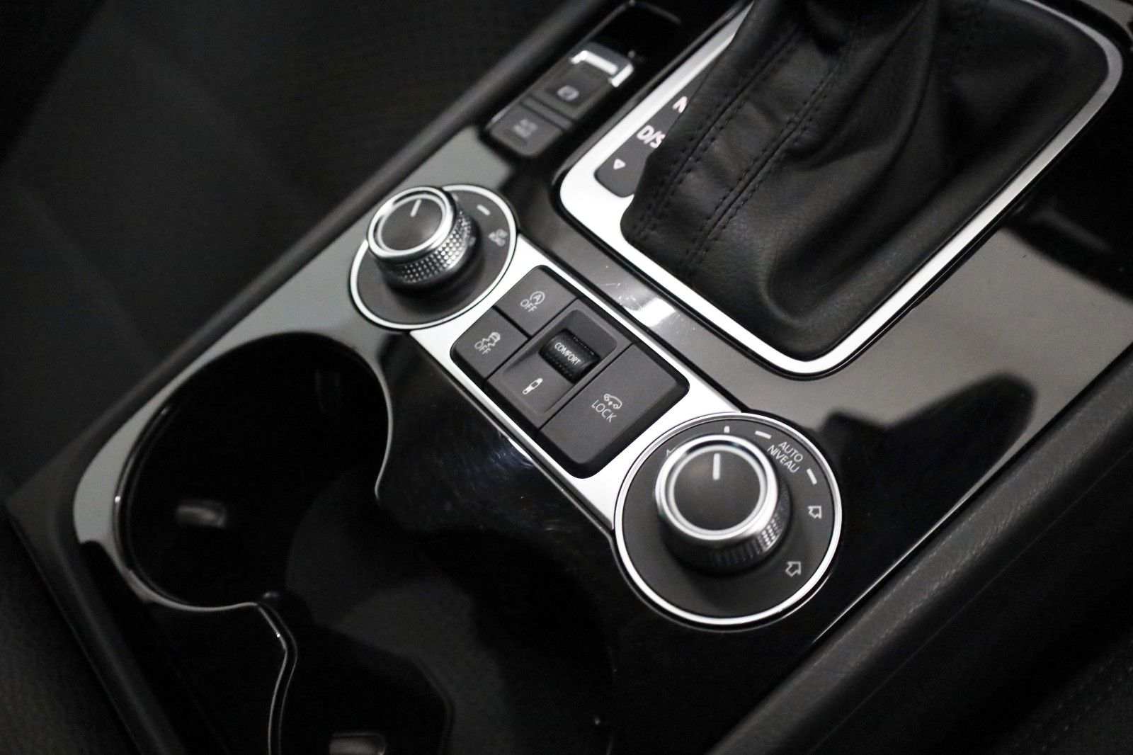 Fahrzeugabbildung Volkswagen Touareg V6 TDI 4M Navi,Xenon,360° Kamera,AHK