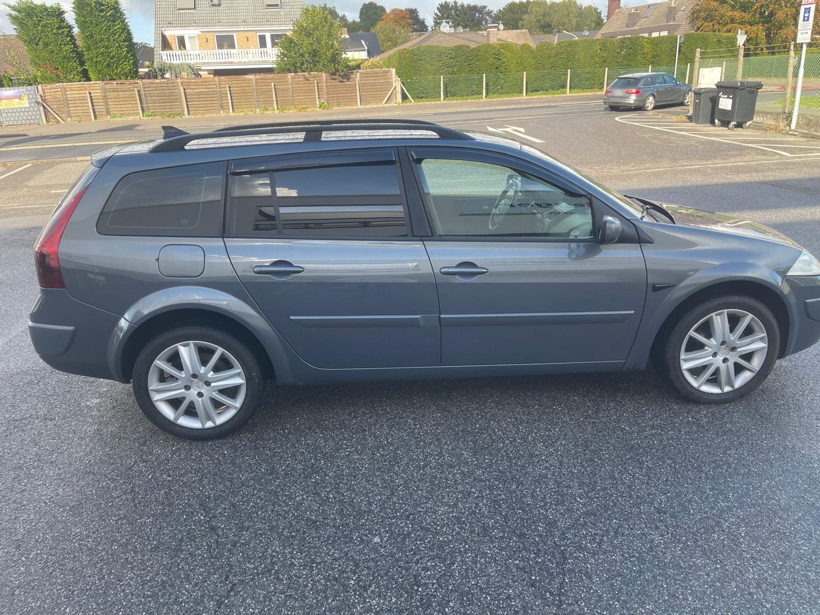 Renault Megane 2008 — rear view