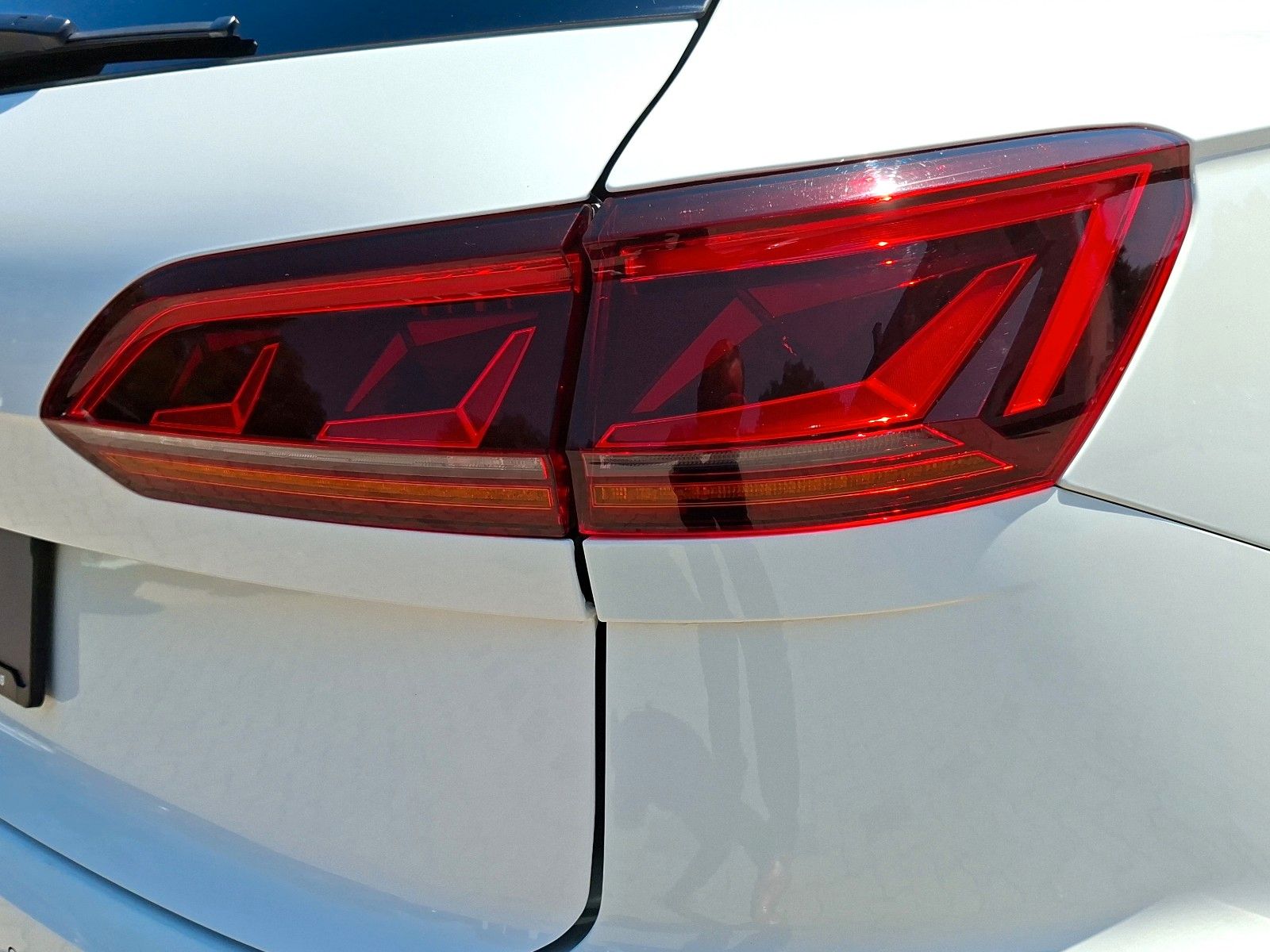 Fahrzeugabbildung Volkswagen DSG*R-Line*4Motion*Vico*SHZ*Leder*AHK*