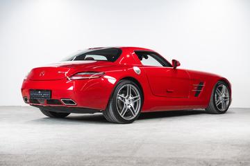 صورة 10 لـ 2011 Mercedes-BENZ SLS AMG