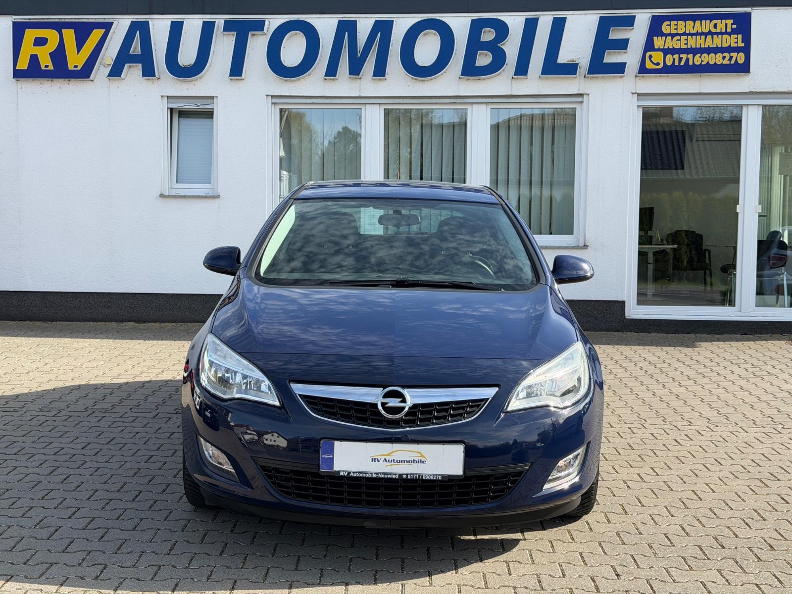 Opel Astra J Lim. 5-trg. Selection