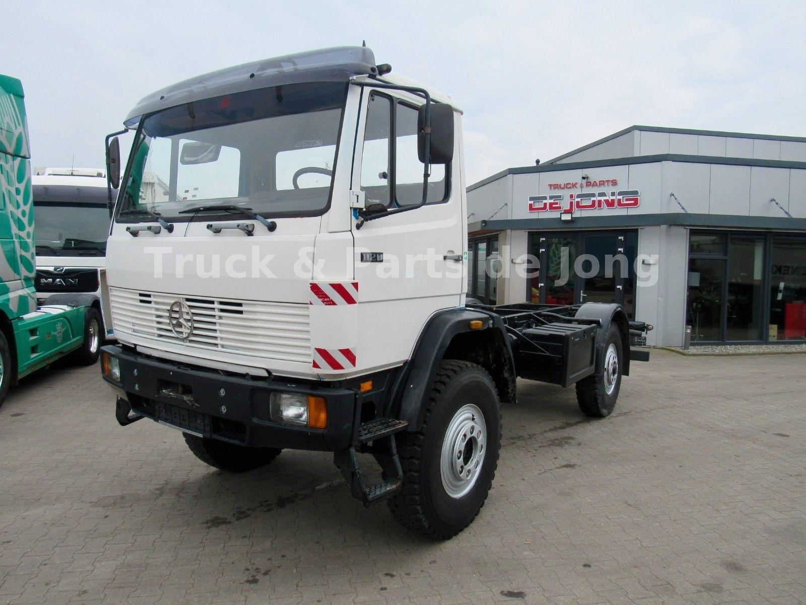 Mercedes-Benz 1120 AF / AHK / 4x4 / Blatt-Blatt
