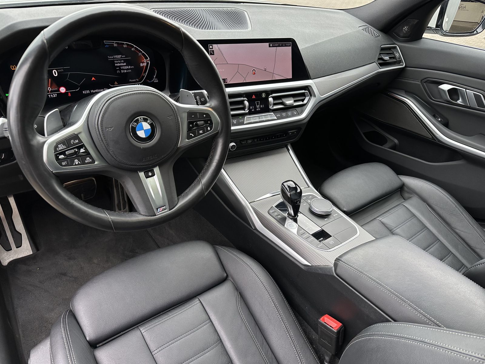 Fahrzeugabbildung BMW 320d Touring M-Sport NAV+LED+PANO+H&K+ACC+360°