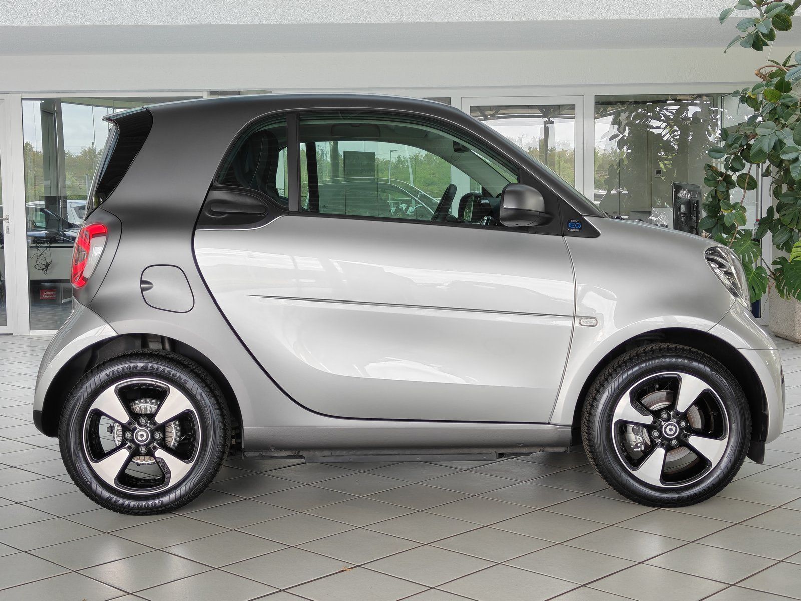 Smart ForTwo EQ Coupé Passion 22KW+LED+KAM+2xKABEL+15" imagem 2