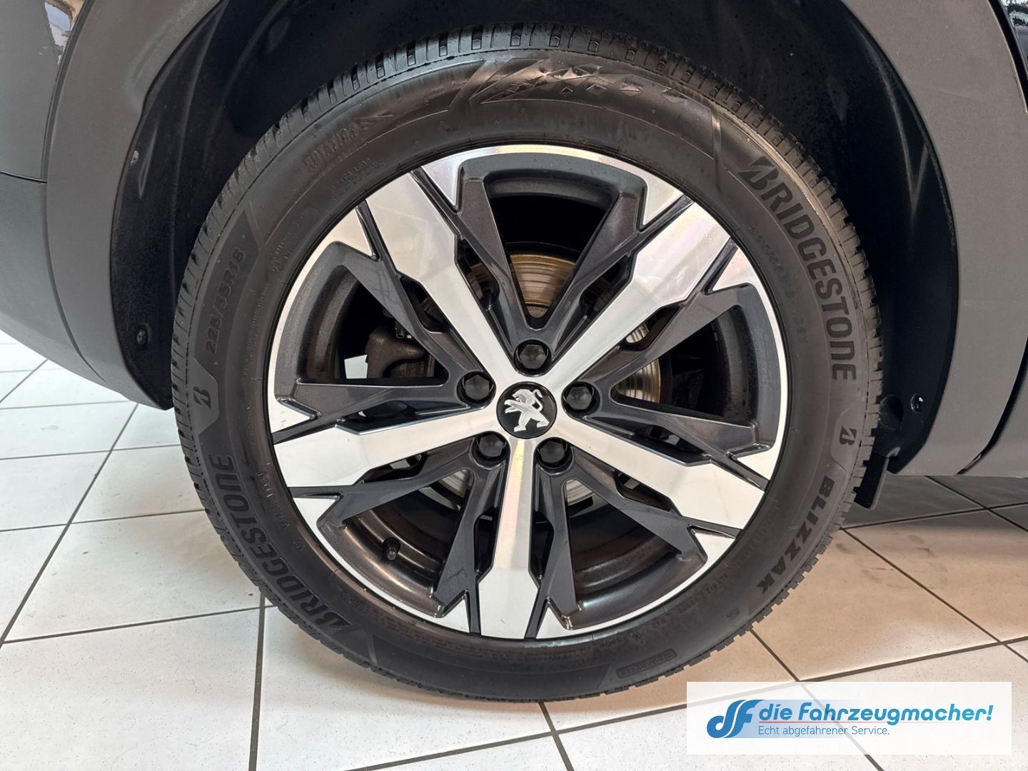 Fahrzeugabbildung Peugeot 3008 Allure Pack 1.5 BlueHDi 130 EU6d Navi Digit