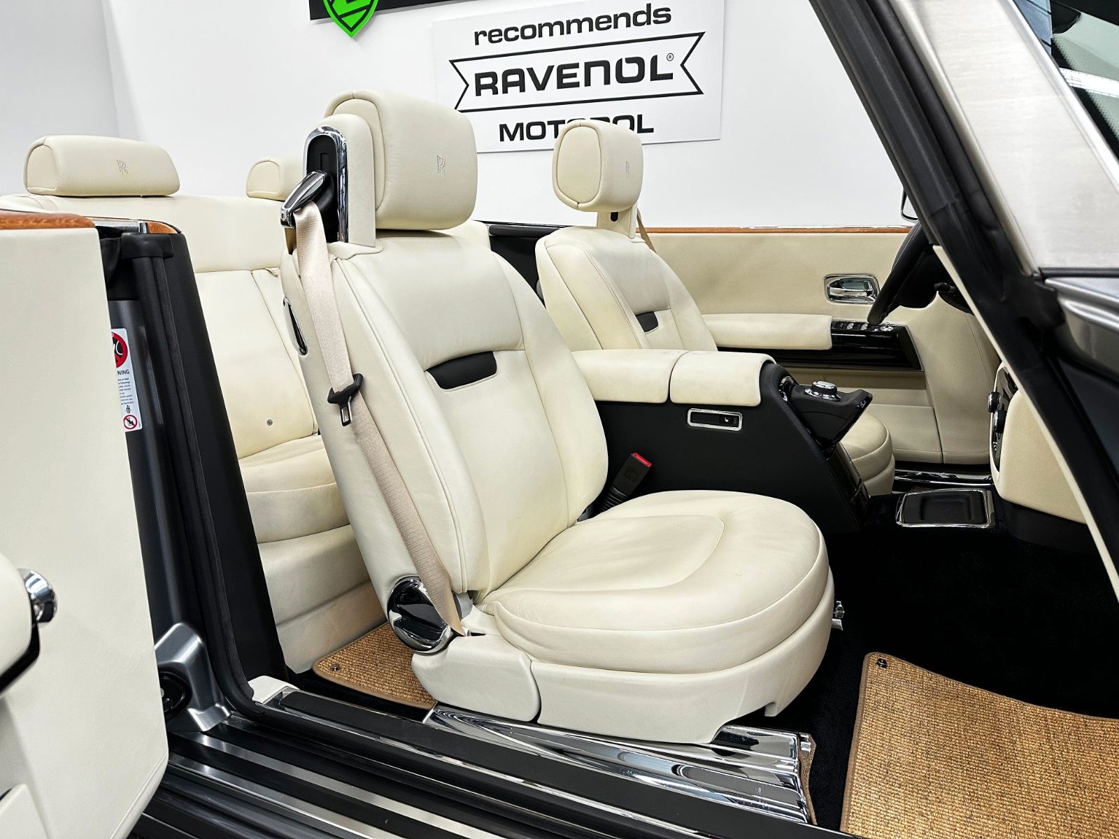 Fahrzeugabbildung Rolls-Royce Phantom Drophead/TEAK-DECK/KAMERA/WENIG KM/TOP