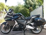 Honda Schmuckstück VFR1200F mit DCT - HONDA AUTOMATIK VFR 1200