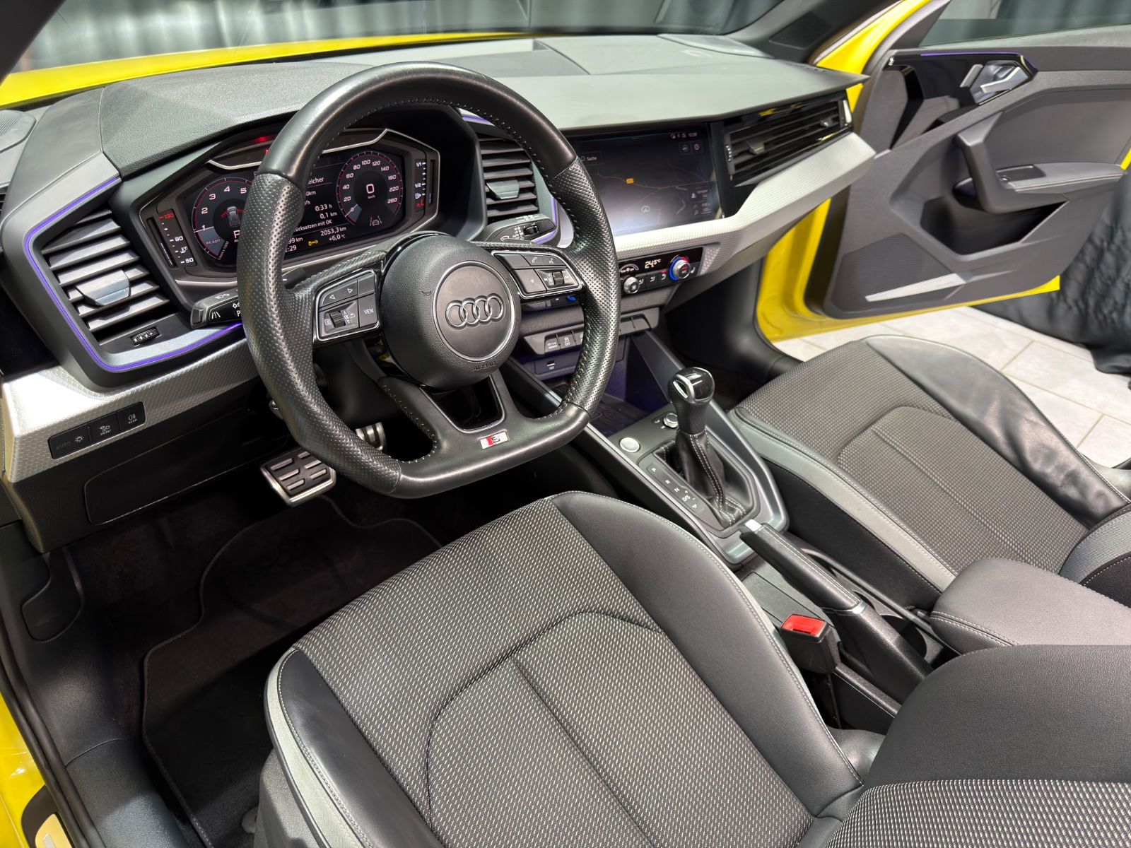 Fahrzeugabbildung Audi A1 Sportback 40 TFSI edition one|3xS-LINE|DSG|