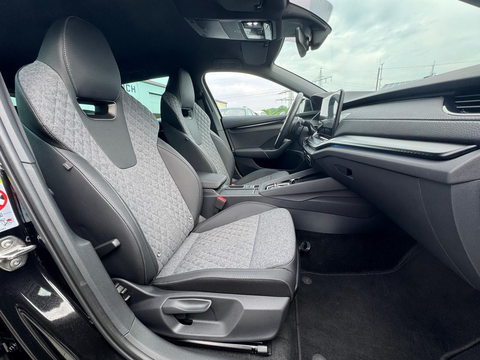 Fahrzeugabbildung SKODA Octavia 2.0 TDI Sportline DSG MATRIX*WINTER*5J.G