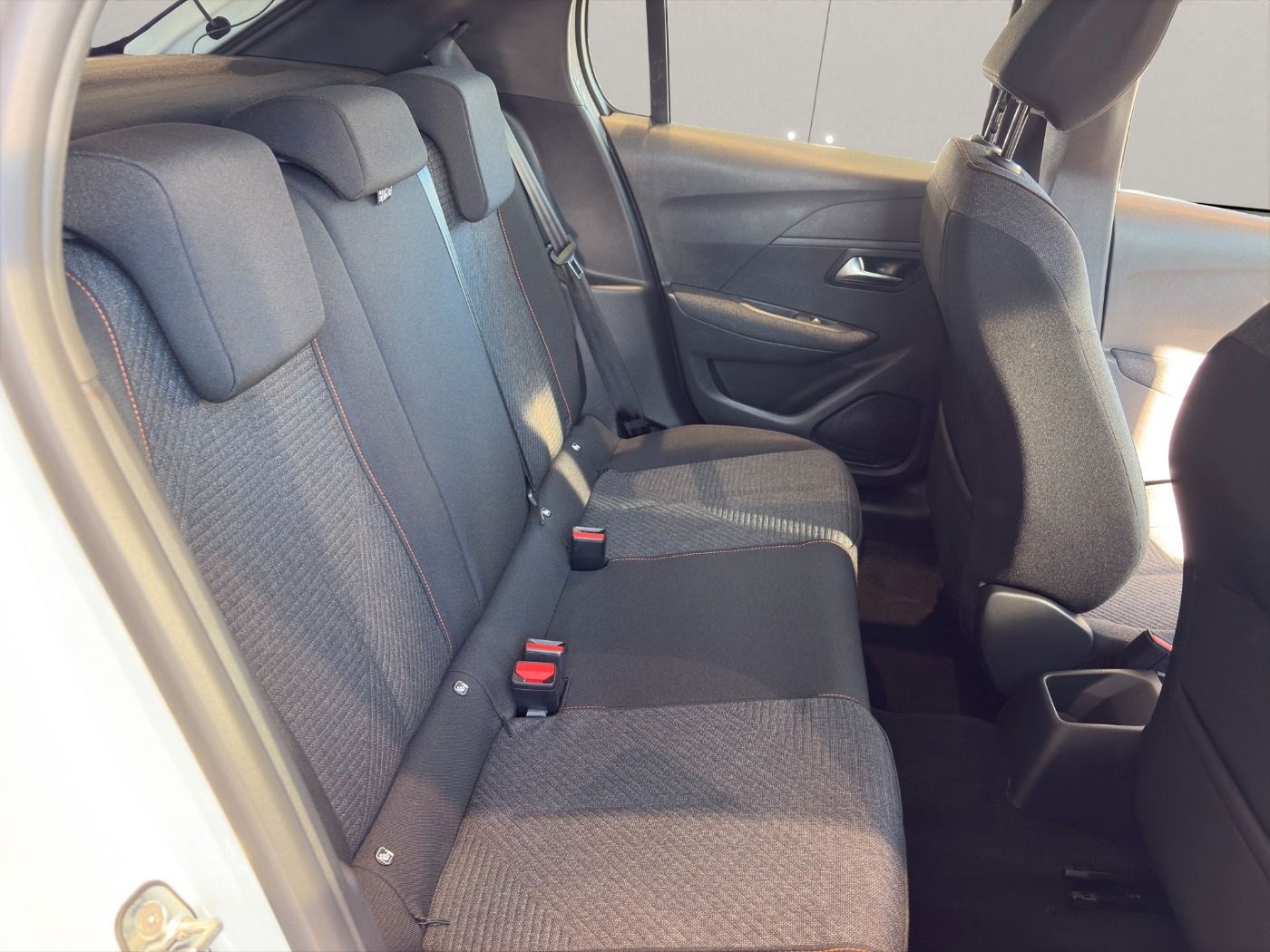 Peugeot 208 - Bild 17