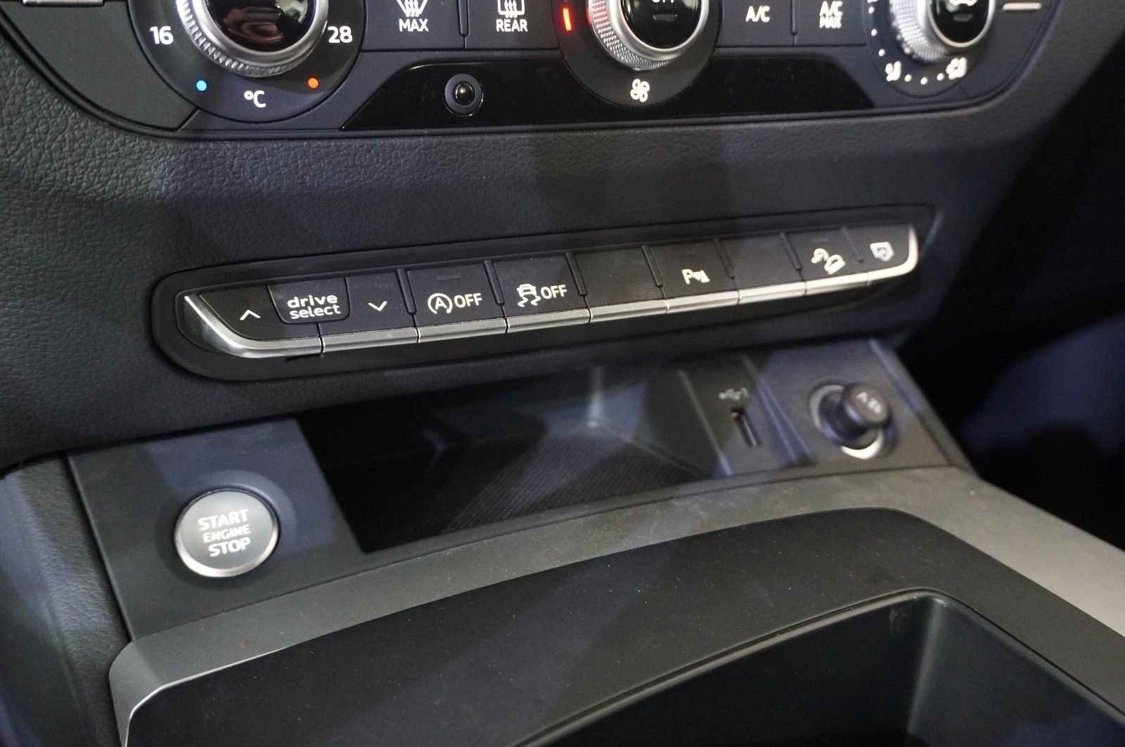 Fahrzeugabbildung Audi Q5 Sportback 35 TDI S-LINE NAVI/LED/SPORT/VIRT.