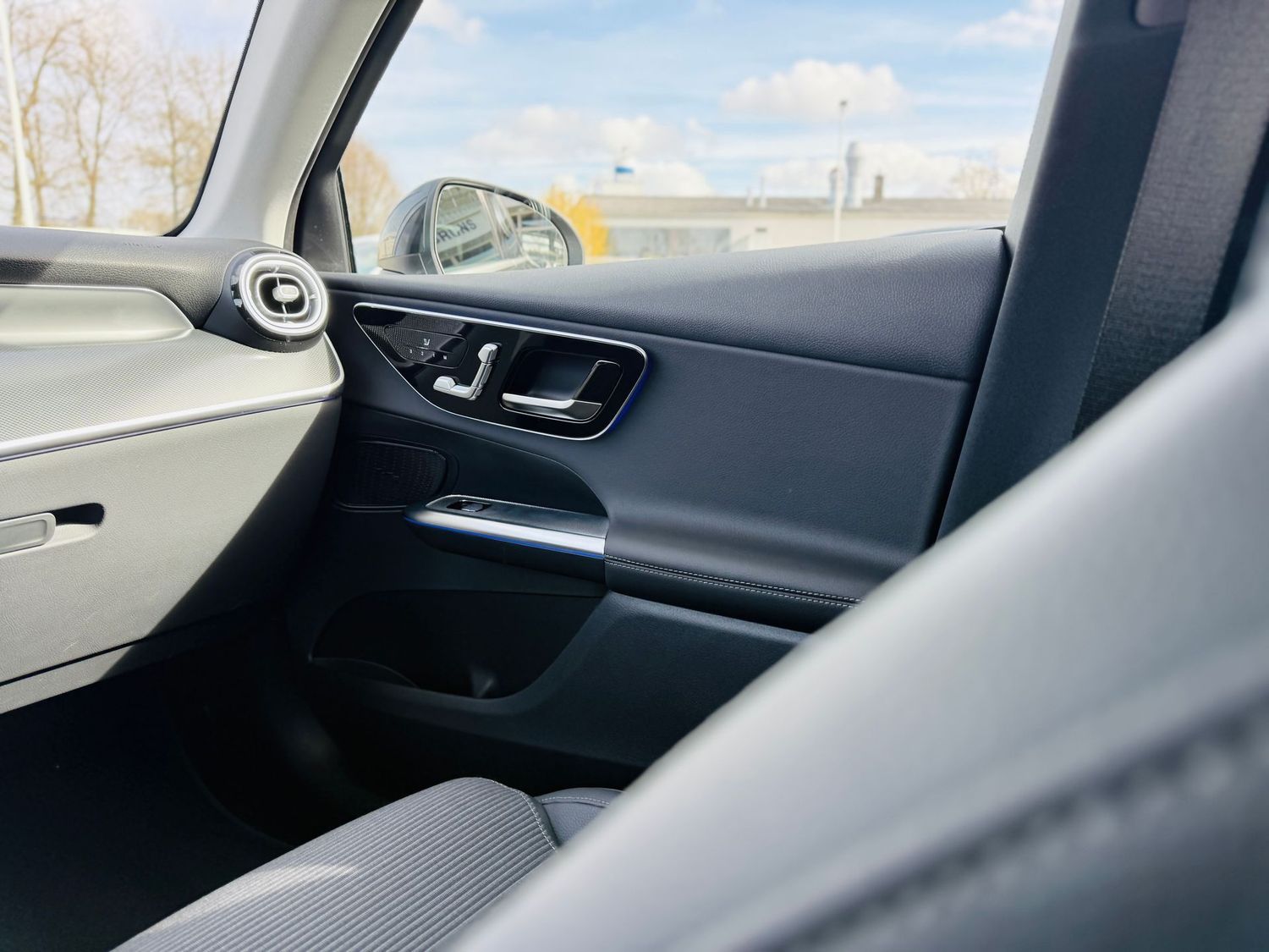Fahrzeugabbildung Mercedes-Benz GLC 220 d 4M AVANTGARDE, AHK, LED, Navi, RFK, Wi