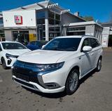 Mitsubishi Plug-in Hybrid Outlander - weiße Mitsubishi Plug-in Hybrid Outlander