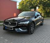 Volvo V60 D3 Geartronic Inscription - viele Extras! - Volvo V60 in Mannheim