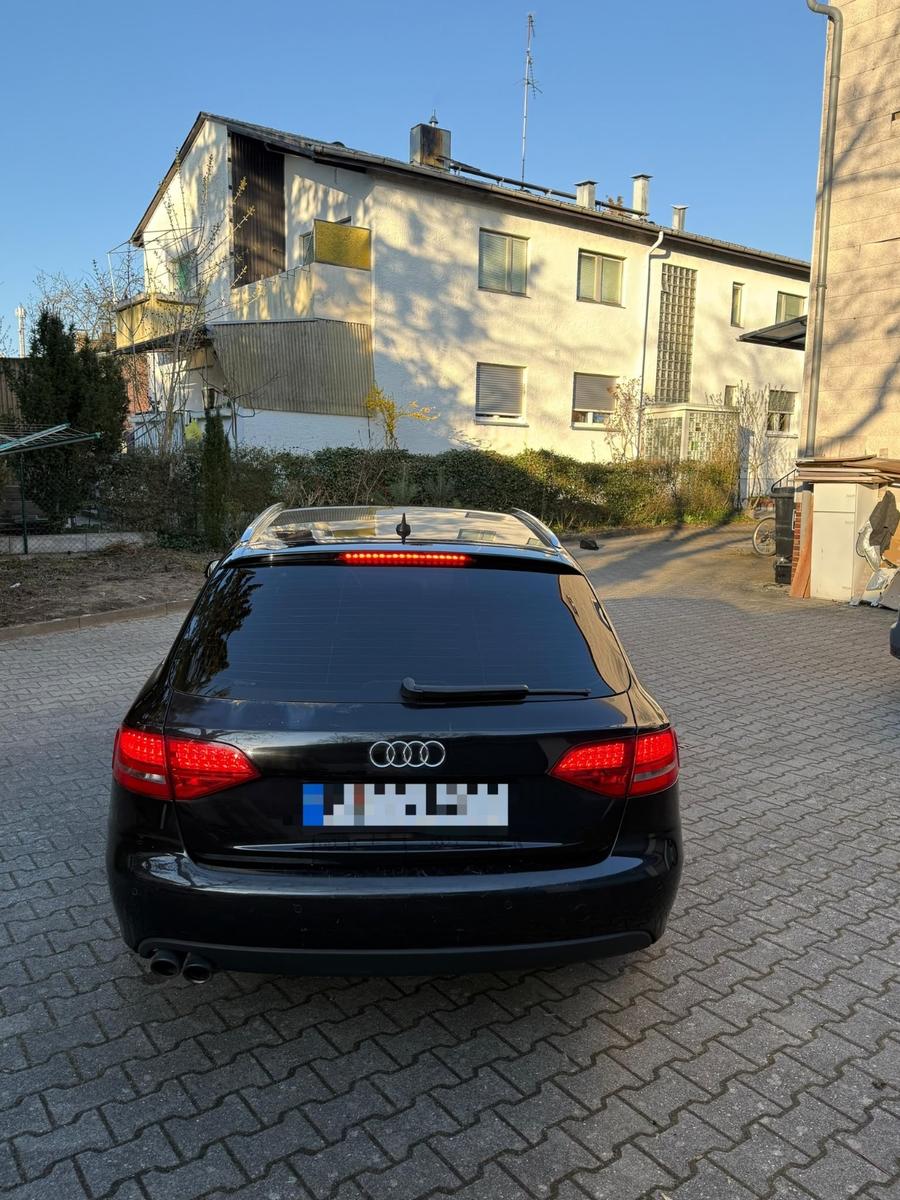Audi A4 2010 — photo 10