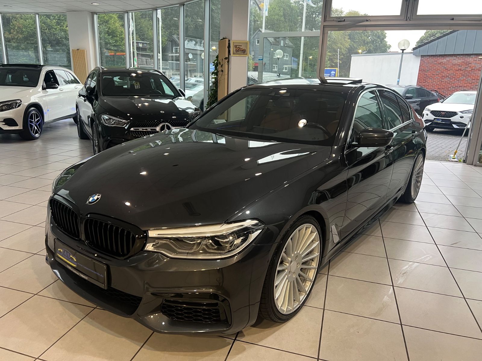 Fahrzeugabbildung BMW 530 d Lim. Luxury Line M Sport optik