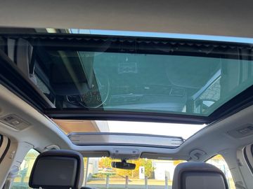 Bild 10 VW Touran 1.4 TSI Sound DSG AHK Pano-SD Rear View