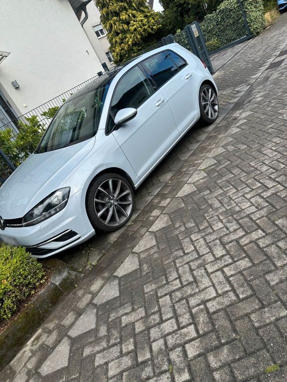 Image of Volkswagen Golf