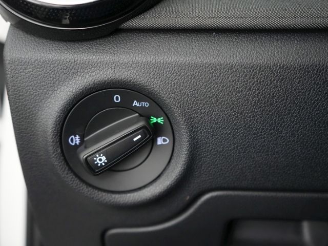 Fabia TSI TOUR+SITZHEIZUNG+LED LICHT+PARKPILOT V