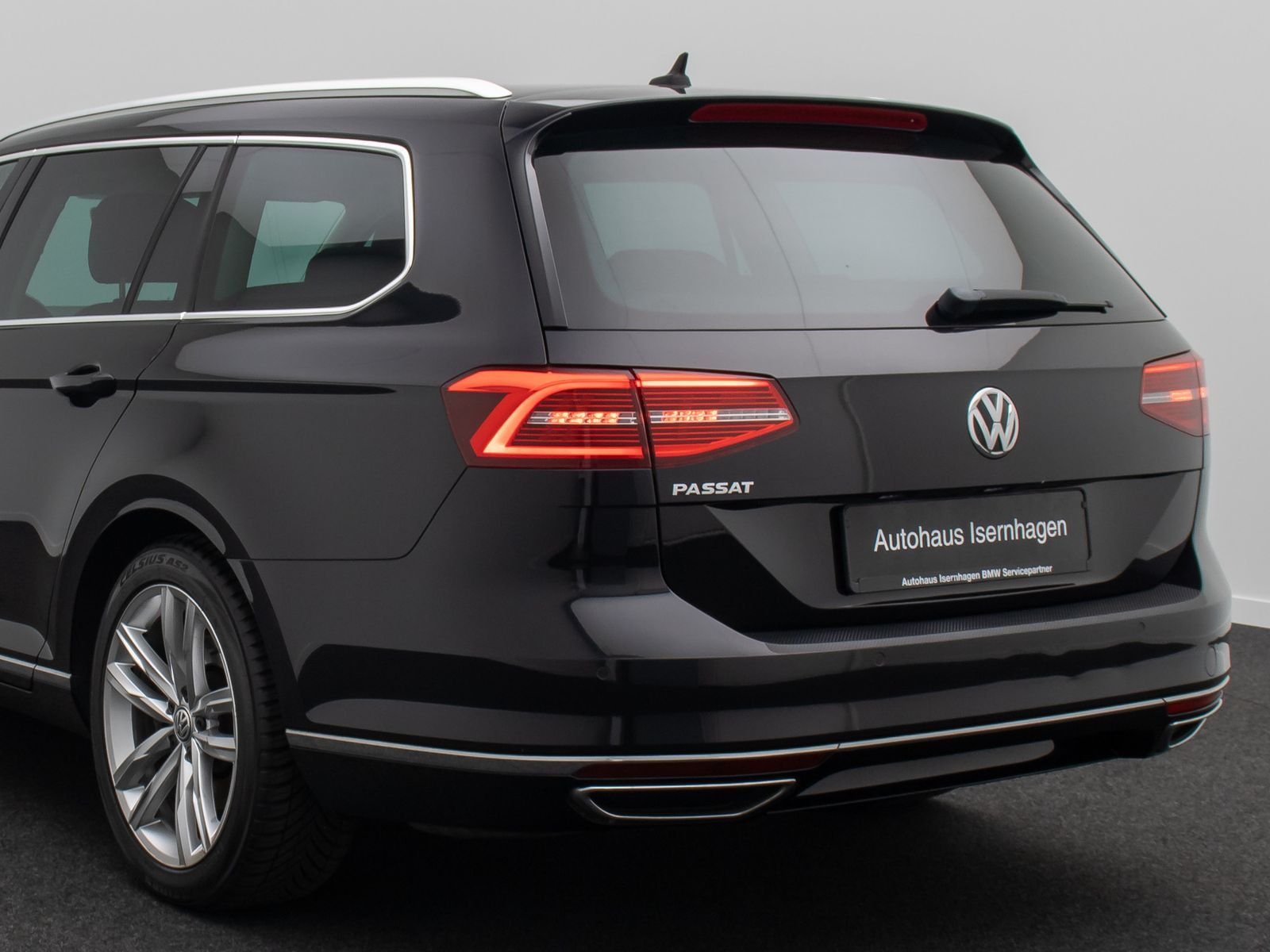 Fahrzeugabbildung Volkswagen Passat Variant 2.0 Highline PDC Massage AHK 18"
