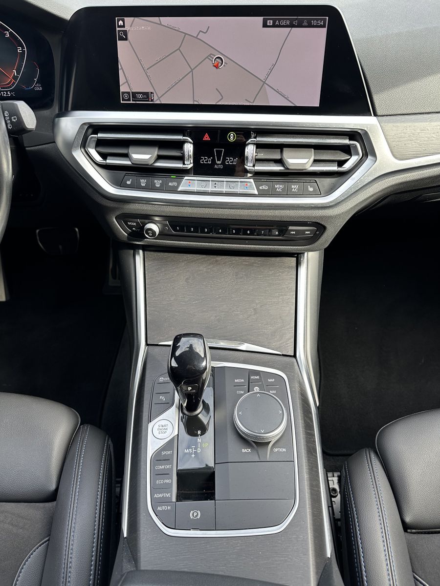 Fahrzeugabbildung BMW M340d Touring xDrive NAV+LASER+ACC+AHK+H&K+KAM