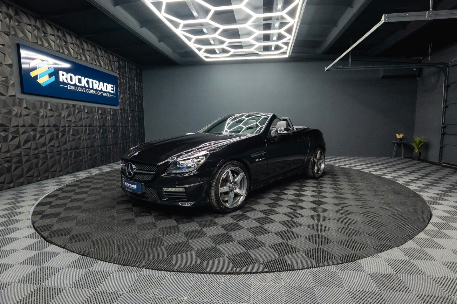 Fahrzeugabbildung Mercedes-Benz SLK 55 V8 AMG Roadster Carbon | Service NEU