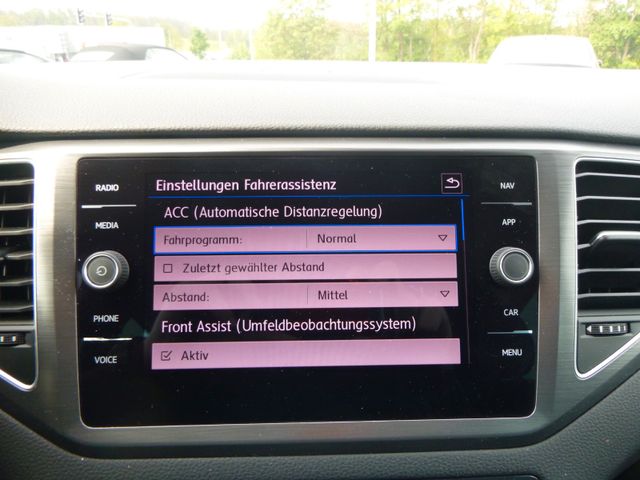 Fahrzeugabbildung Volkswagen Golf Sportsvan VII TSI >NAV/KAM/SHZ/PDC<