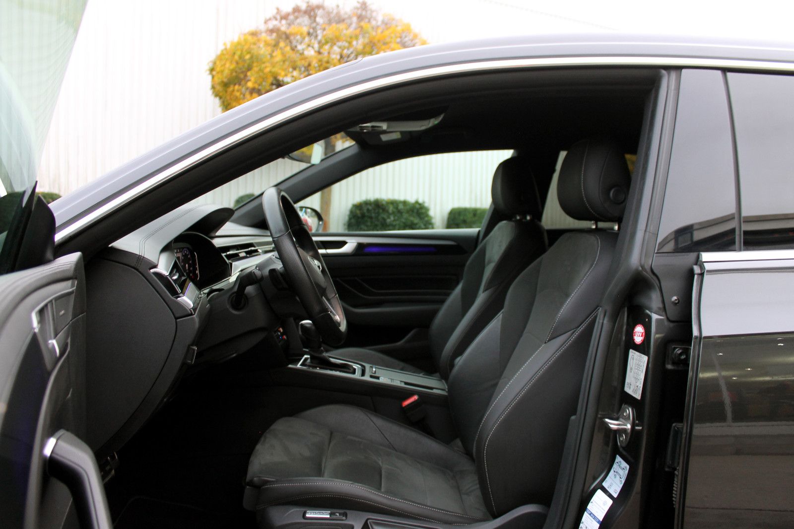 Fahrzeugabbildung Volkswagen Arteon SB 2.0TDI DSG R-Line 4M ACC KAM H&K AHK