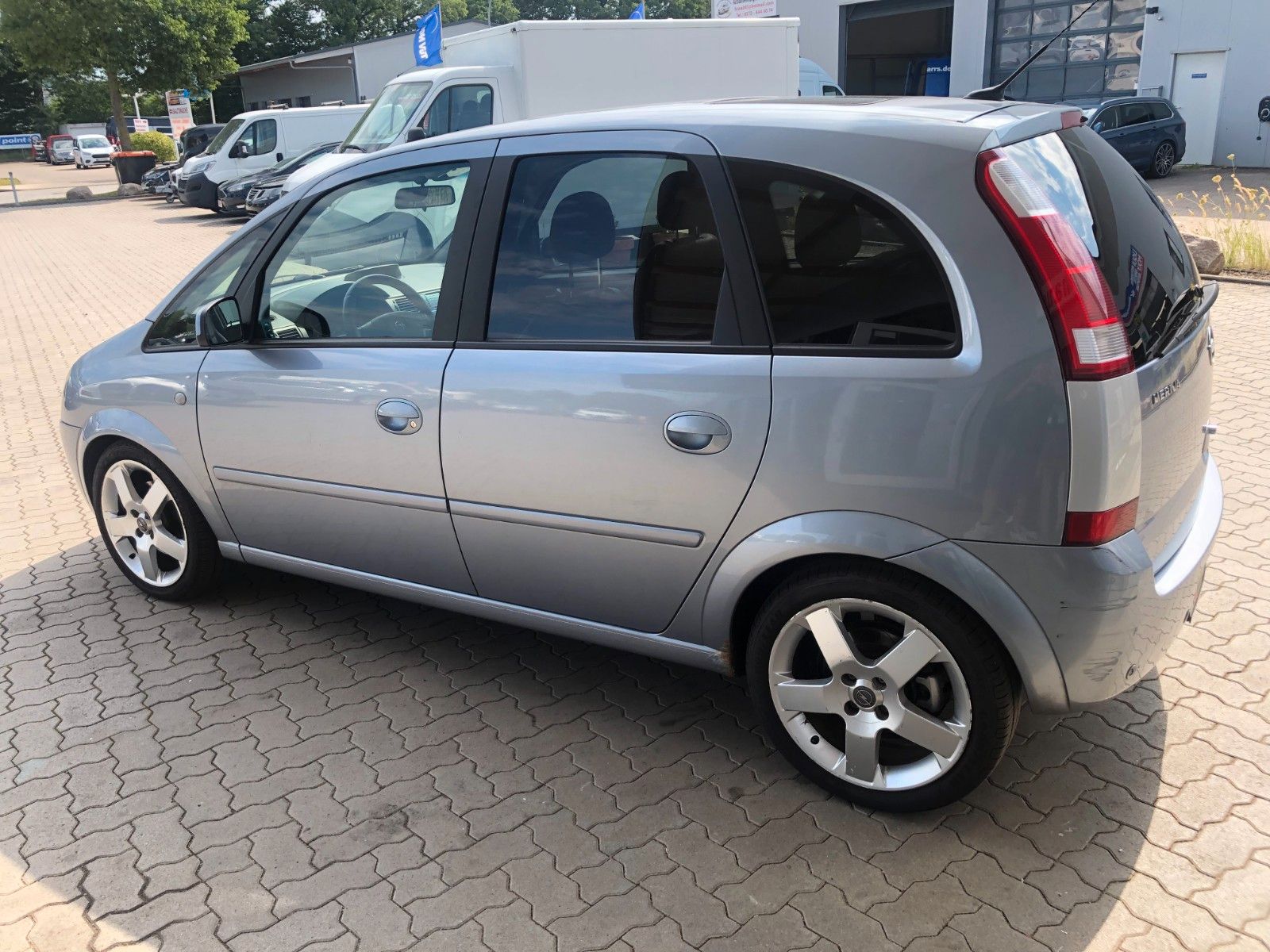 Fahrzeugabbildung Opel Meriva Cosmo Automatik Leder Navi