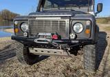 Land Rover Defender 110 Td4 mit Hubdach und Wohnmobilausbau - graue Land Rover Defender